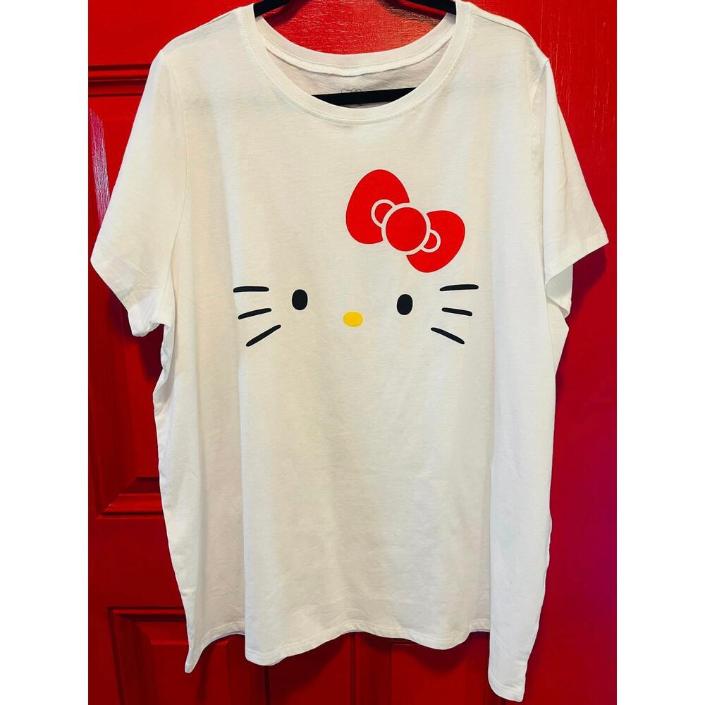 Torrid 4 (4X 26) Hello Kitty Face Punk Anime Cat Classic Fit Graphic T Shirt Tee